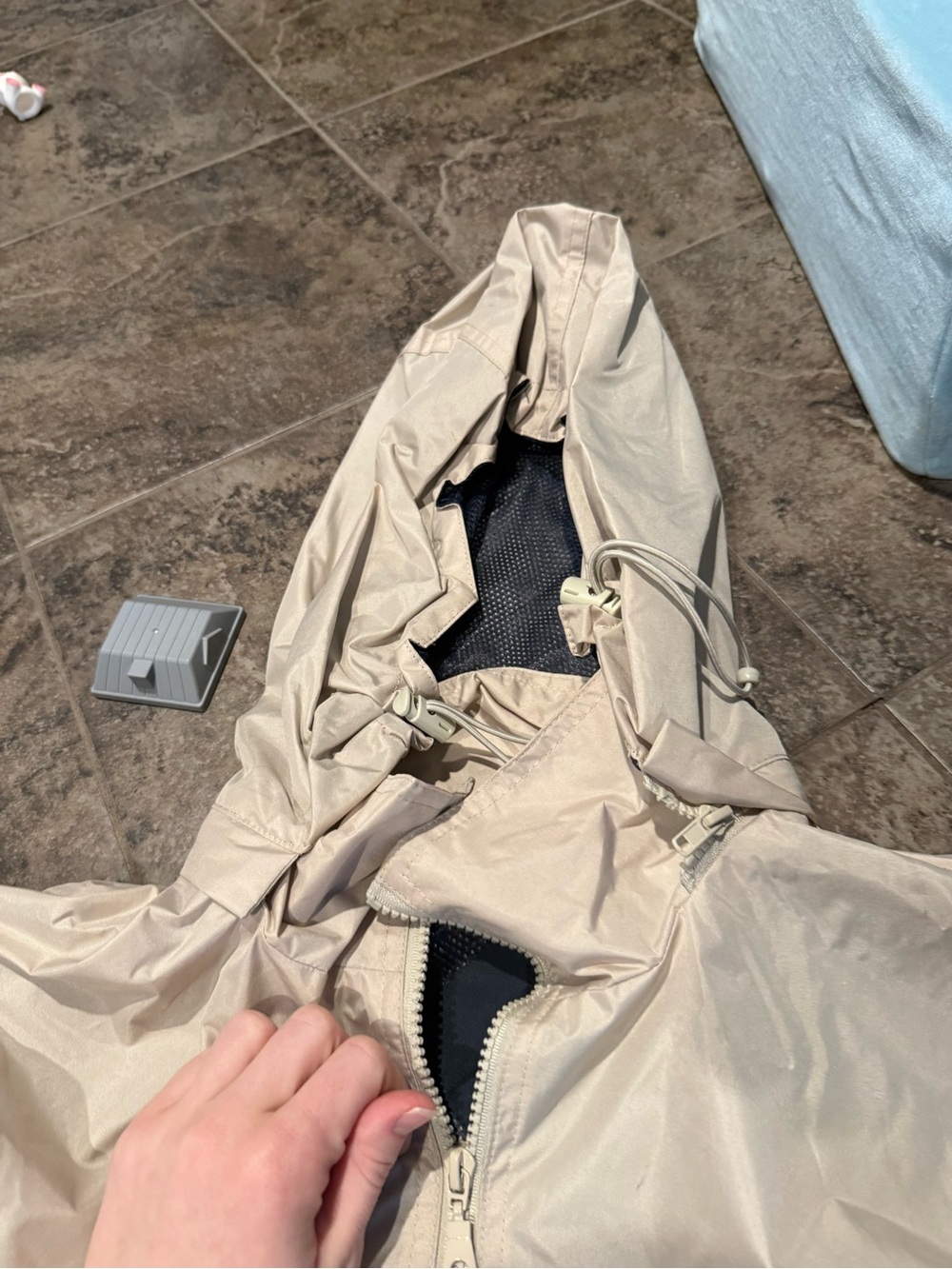 Bryce Canyon national park Utah USA raincoat designed in USA few spots see image - Picture 6 of 16